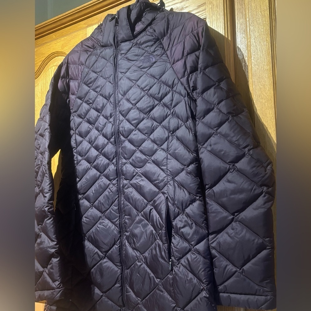 The North Face Women's Purple Down Light Puffer Jacket Small EUC - Picture 3 of 10